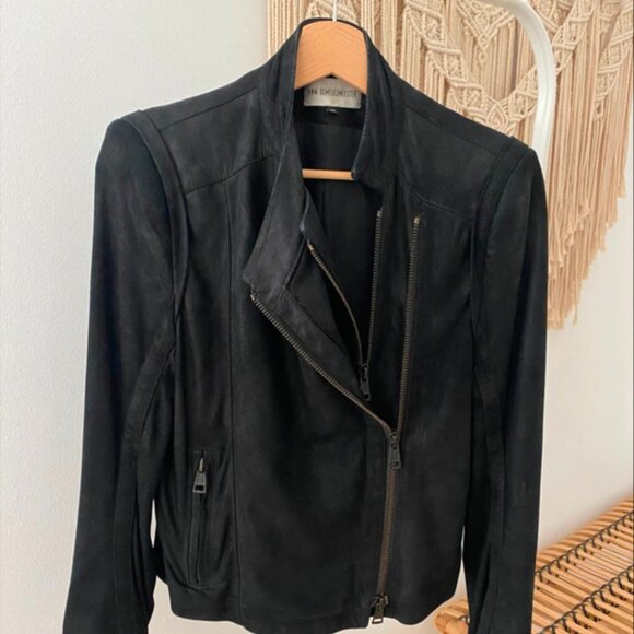 black coat - Picture 1 of 7
